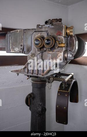 Batz sur Mer, Frankreich - 2. März 2022: Das Grand Blockhaus ist ein ehemaliger Bunker der Atlantikmauer, der in ein Museum umgewandelt wurde. Beobachtungsposten. Selektiver Fokus Stockfoto