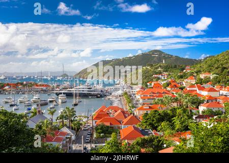 Gustavia, Skyline der Stadt St. Barths am Hafen. Stockfoto