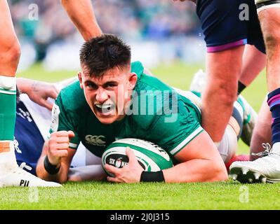 19.. März 2022 ; Aviva Stadium, Dublin, Irland; 6-Nations International Rugby, Irland gegen Schottland; Dan Sheehan aus Irland erzielte den Eröffnungversuch Stockfoto