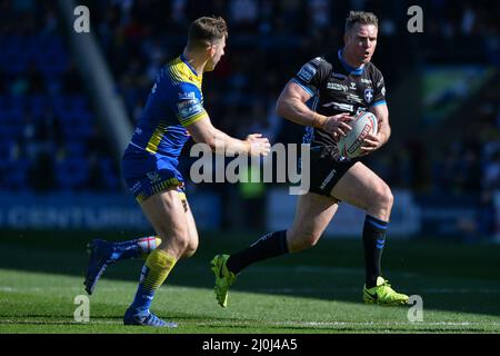 Warrington, England - 19.. März 2022 - Matty Ashurst tritt 150. bei seinem Auftritt für Wakefield Trinity gegen George Williams von Warrington Wolves an. Rugby League Betfred Super League Runde 6 Warrington Wolves vs Wakefield Trinity im Halliwell Jones Stadium, Warrington, Großbritannien Dean Williams Stockfoto