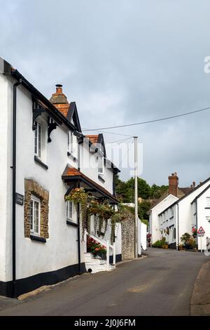 BERRYNARBOR, DEVON, UK - AUGUST 17 : Blick auf das malerische Dorf Berrynarbor in Devon am 17. August 2021 Stockfoto