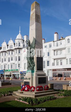 BEXHILL-ON-SEA, EAST SUSSEX, Großbritannien - JANUAR 11 : Blick auf das Kriegsdenkmal in Bexhill-on-Sea East Sussex am 11. Januar 2009. Unide Stockfoto