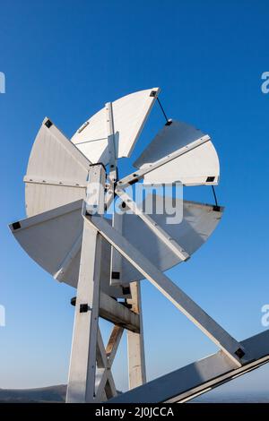 CLAYTON, EAST SUSSEX, Großbritannien - JANUAR 3 : Jill Windmill Fantackle an den South Downs in Clayton, East Sussex am 3. Januar 2009 Stockfoto