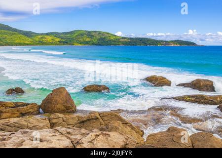 Praia Lopes Mendes Strand auf der tropischen Insel Ilha Grande Brasilien. Stockfoto