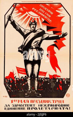 Der erste Mai ist der Tag der Arbeit. Es lebe die internationale Einheit des Proletariats! 1920. Vintage-Poster von Dmitry Moor (1883–1946) Stockfoto