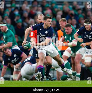 19.. März 2022 ; Aviva Stadium, Dublin, Irland; 6-Nations International Rugby, Irland gegen Schottland; Ben White von Schottland unter Druck Stockfoto