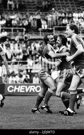 AZ Alkmaar gegen Ipswich Town in Aktion während des UEFA-Pokalfinales 2. im Olympiastadion in Amsterdam im Mai 1981. Alan Brasilien Endstand: AZ Alkmaar 4-2 Ipswich Town Ipswich Town mit UEFA Cup 5-4 auf der Aggregate. Stockfoto