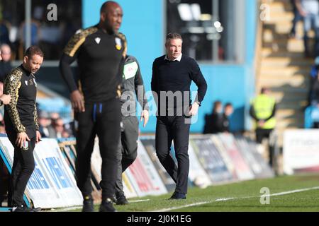 GILLINGHAM, GROSSBRITANNIEN. MÄR 19. Neil Harris, Gillingham-Manager auf der Touchline während des Sky Bet League 1-Spiels zwischen Gillingham und Sheffield Mittwoch im MEMS Priestfield Stadium, Gillingham am Samstag, 19.. März 2022. (Kredit: Tom West | MI News) Kredit: MI Nachrichten & Sport /Alamy Live News Stockfoto