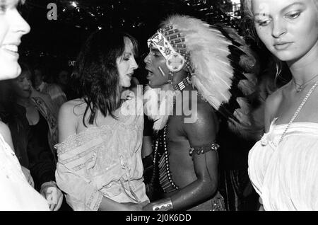 Tanzende Menschen im neuen Nachtclub Stringfellows in Covent Garden, London. 1.. August 1980. Stockfoto