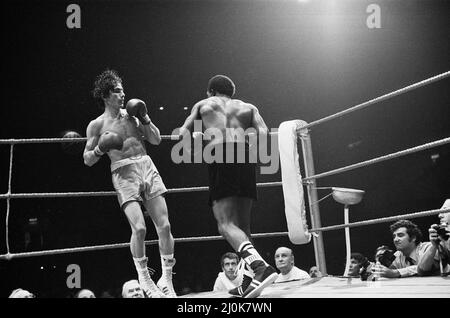 Maurice Hope / Carlos Herrera WBC World Super Weltgewichtstitel. Wembley Arena, Wembley, London, Vereinigtes Königreich.Hope gewann durch einstimmige Entscheidung Runde 15. (Bild) Kampfaktion. 26.. November 1980 Stockfoto