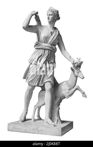 Antike Skulptur Diana Artemis. Göttin des Mondes, Tierwelt, Natur und Jagd. Klassische weiße Marmorstatuette isoliert o Stockfoto