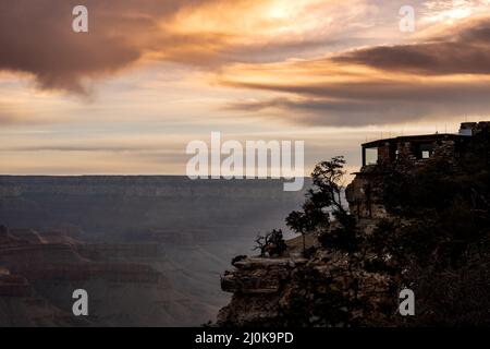 Yavapai Geology Museum im frühen Morgenlicht am Südrand des Grand Canyon Stockfoto