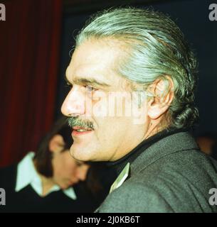 Omar Sharif, Schauspieler und professioneller Bridge-Spieler, nimmt am Langs Supreme Scotch Whisky International Bridge Tournament, um 1981, Teil. Stockfoto
