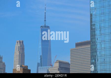 Der Freedom Tower ist am 19. März 2022 von Chinatown in New York City aus zu sehen. Stockfoto