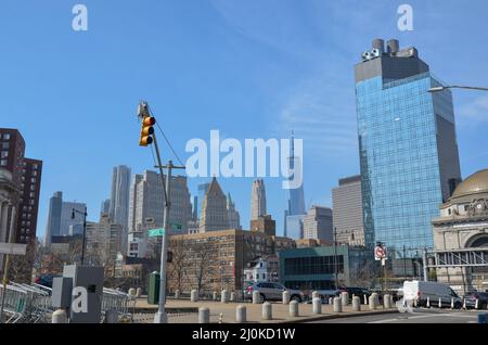 Der Freedom Tower ist am 19. März 2022 von Chinatown in New York City aus zu sehen. Stockfoto