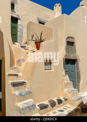 Mittelalterliches Dorf Emporio auf der Insel Santorini in Griechenland. Stockfoto