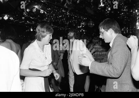 Tanzende Menschen im neuen Nachtclub Stringfellows in Covent Garden, London. 1.. August 1980. Stockfoto