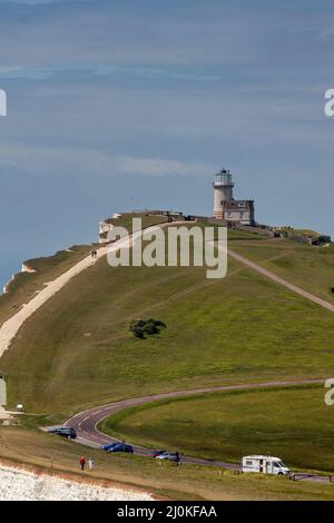 BEACHY HEAD, SUSSEX, Großbritannien - MAI 11 : der Leuchtturm von Belle Toute am Beachy Head in Sussex am 11. Mai 2011. Nicht identifizierte Personen Stockfoto