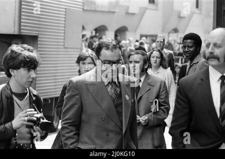 Szenen vor dem Old Bailey während des Prozesses gegen Peter Sutcliffe, den Yorkshire Ripper. 8. Mai 1981. Stockfoto