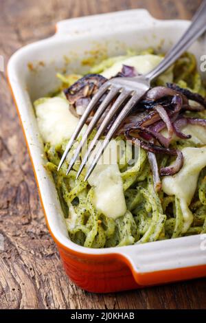 Schwäbischer Spätzle mit Käse Stockfoto