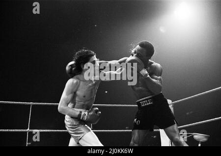 Maurice Hope / Carlos Herrera WBC World Super Weltgewichtstitel. Wembley Arena, Wembley, London, Vereinigtes Königreich.Hope gewann durch einstimmige Entscheidung Runde 15. (Bild) Kampfaktion. 26.. November 1980 Stockfoto