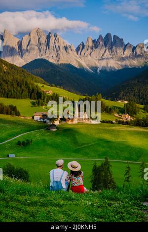 Wunderschöne Landschaft vom Dorf Santa Maddalena in den Dolomiten Italien, Dorf Santa Magdalena Magische Dolomiten Berge, Val di Stockfoto