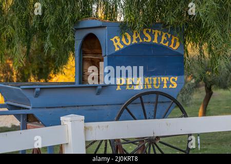 Ein Buggy-Wagen mit bläulichem Rollwagen in Yuma, Arizona Stockfoto