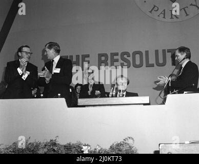 Michael Heseltine, Staatssekretär für Umwelt, wurde für seine Rede auf der konservativen Parteikonferenz in Brighton applaudiert. 10.. Oktober 1982. Stockfoto