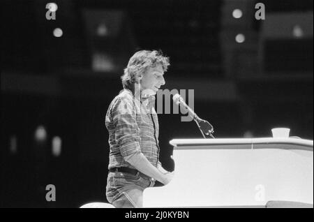 Barry Manilow bei den Proben für sein Konzert im Hartford Civic Center, Hartford, Connecticut, Amerika. Dezember 1981. Stockfoto