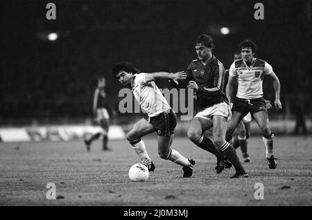 England gegen Ungarn, Endstand 1-0 gegen England. Fußball-Weltmeisterschaft der Gruppe 4. Wembley Stadium, 18.. November 1981. Stockfoto