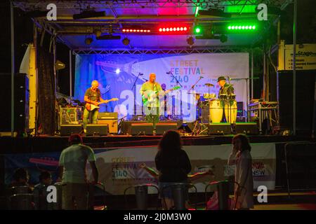 Sydney, Australien. 19.. März 2022. Die Brüder der Oz Band treten beim Homebush West Street Festival auf. Kredit: Richard Milnes/Alamy Live Nachrichten Stockfoto