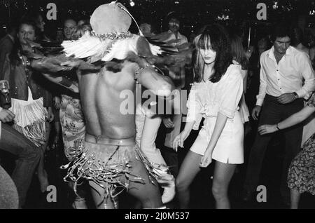 Tanzende Menschen im neuen Nachtclub Stringfellows in Covent Garden, London. 1.. August 1980. Stockfoto