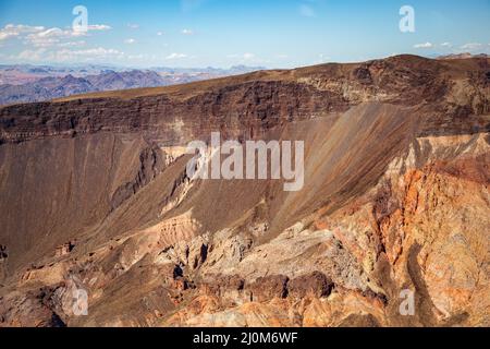 Luftaufnahme der Berge neben Lake Mead Stockfoto