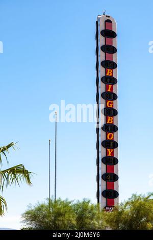 Das höchste Thermometer der Welt in Baker California Stockfoto