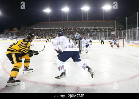 Hamilton Ontario Canada, OHL Outdoor Showcase 2022 im Tim Hortons Field. Hamiton besiegt Oshawa 3-0. (Nur für redaktionelle Zwecke) Luke Durda/Alamy Stockfoto