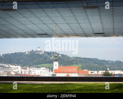 Linz Österreich Kirche und GÃ¶stlingberg Stockfoto