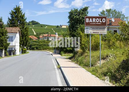 Barolo Dorf Straßenschild, UNESCO-Stätte, Italien Stockfoto