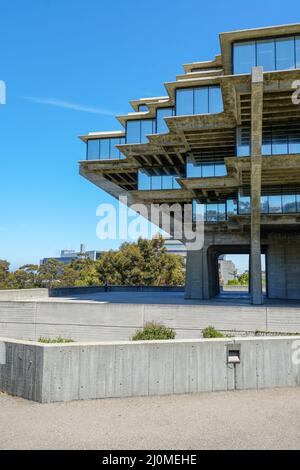 Die Geisel Library ist das Hauptgebäude der San Diego Library der University of California. Stockfoto