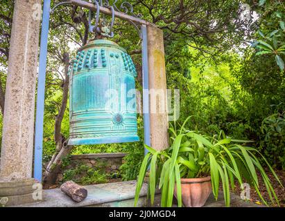 Alte japanische Glocke fein in Bronze gefertigt Stockfoto