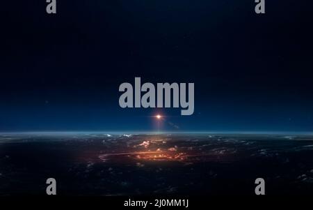 Science Fiction Raumtapete, Raumschiff von der Erde aus. Elemente dieses Bildes, die von der NASA eingerichtet wurden Stockfoto