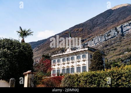 Villa Sola Cabiati liegt hoch in den Bergen. Comer See, Italien Stockfoto