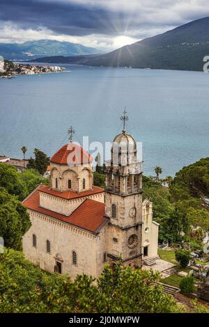 Blick auf das Savina-Kloster und die Bucht von Kotor, Herceg Novi, Montenegro Stockfoto