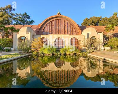 Balboa Park, botanisches Gebäude und Teich in San Diego, Kalifornien, USA Stockfoto