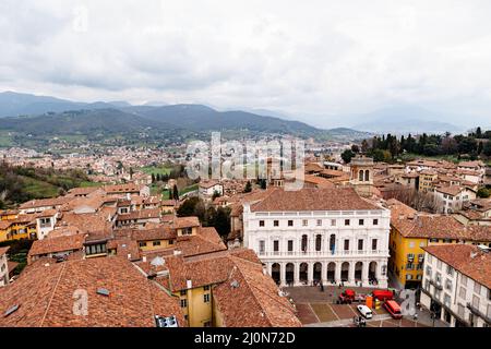 Turm Campanone auf der Piazza Vecchia in Bergamo. Italien Stockfoto