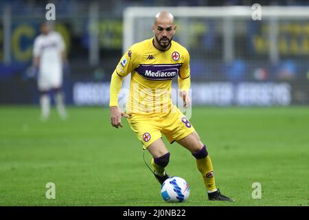 Riccardo Saponara vom AFC Fiorentina kontrolliert den Ball während des Serie-A-Spiels zwischen dem FC Internazionale und ACF Fiorentina im Stadio Giuseppe Meazza am 19. März 2022 in Mailand, Italien. Stockfoto