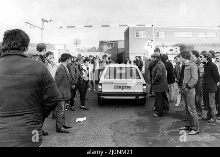 Die National Miners schlagen 1983 streikende Bergleute vor der Westoe Kolonie in South Shields 26. September 1983 Stockfoto