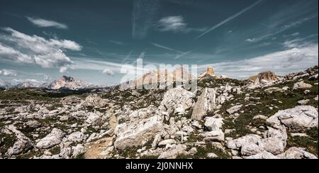 Felsen in den Dolomiten Stockfoto