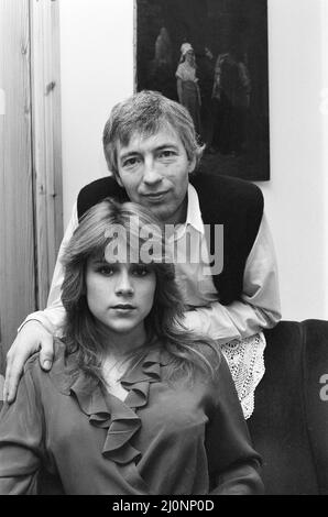 Samantha Fox Kandidat Miss Sunday People Wettbewerb, im Alter von 16 Jahren, Foto zu Hause mit Vater Patrick Fox 1983. Januar. Alias Sam Fox *** Local Caption *** Sam Fox Stockfoto