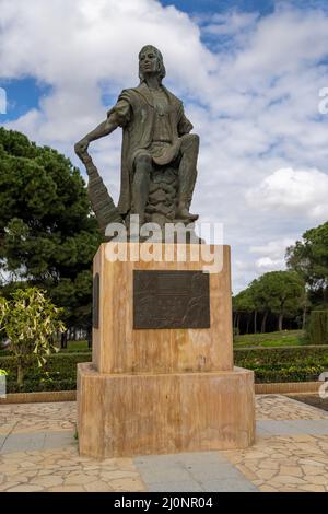 La Rabida, Spanien - 14. März 2022: Statue von Christoph Kolumbus im Park von La Rábida in der Nähe von Huelva Stockfoto