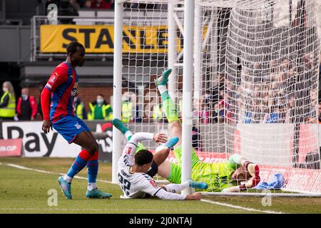 LONDON, GROSSBRITANNIEN. MÄR 20. Ben Godfrey von Everton schießt den Ball während des FA Cup-Spiels zwischen Crystal Palace und Everton FC im Selhurst Park, London am Sonntag, 20.. März 2022. (Kredit: Federico Maranesi | MI Nachrichten) Kredit: MI Nachrichten & Sport /Alamy Live Nachrichten Stockfoto